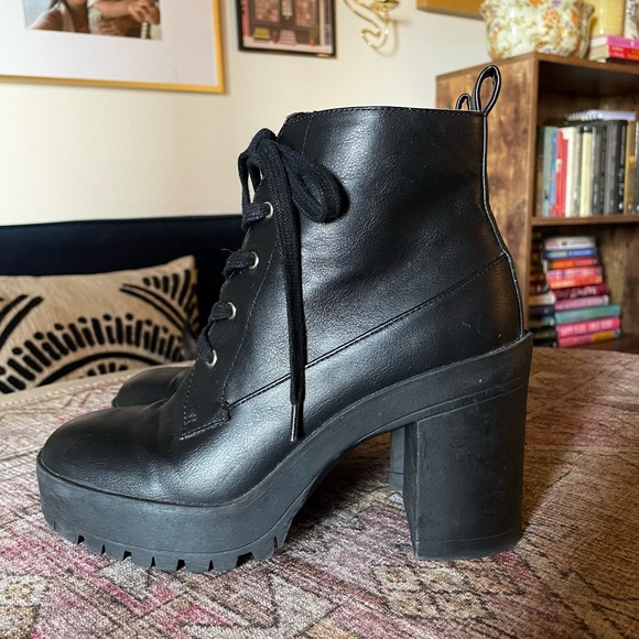 Forever 21 Chunky Platform Lace-up Combat Boot - Picture 1 of 6